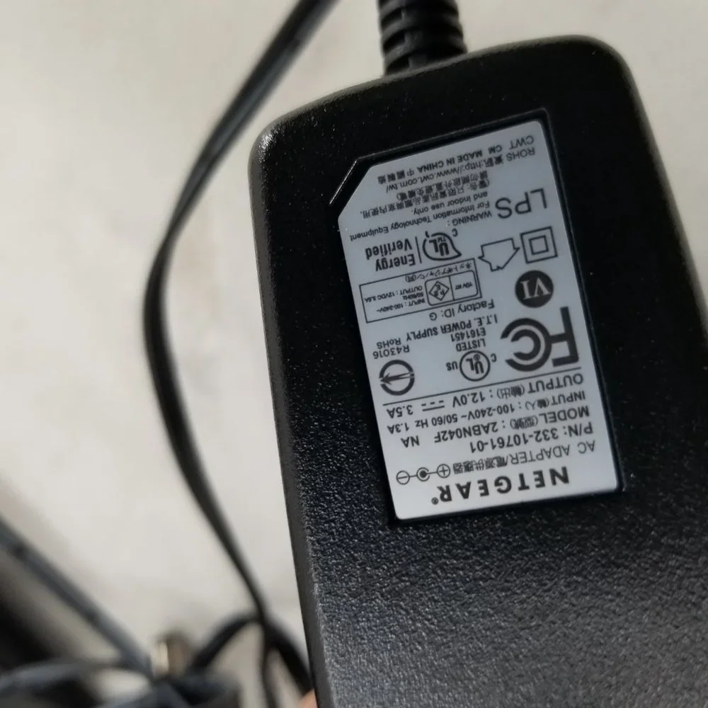 NETGEAR Nighthawk AC2300 Smart Wi-Fi Router (R7000P) - Picture 3 of 6